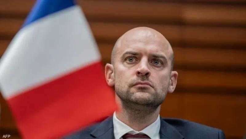 طهران تستدعي سفير باريس في توتر دبلوماسي بعد تصريحات وزير الخارجية الفرنسي