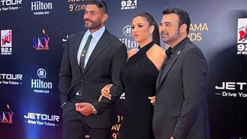 ياسمين عبد العزيز وخالد سليم فى حفل توزيع الجوائز راديو إنرجي