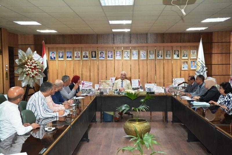 وحدة المشروعات الابتكارية بجامعة أسيوط تعقد اجتماع اللجنة الفنية  لمتابعة الأعمال الابتكارية والابداعية للطلاب
