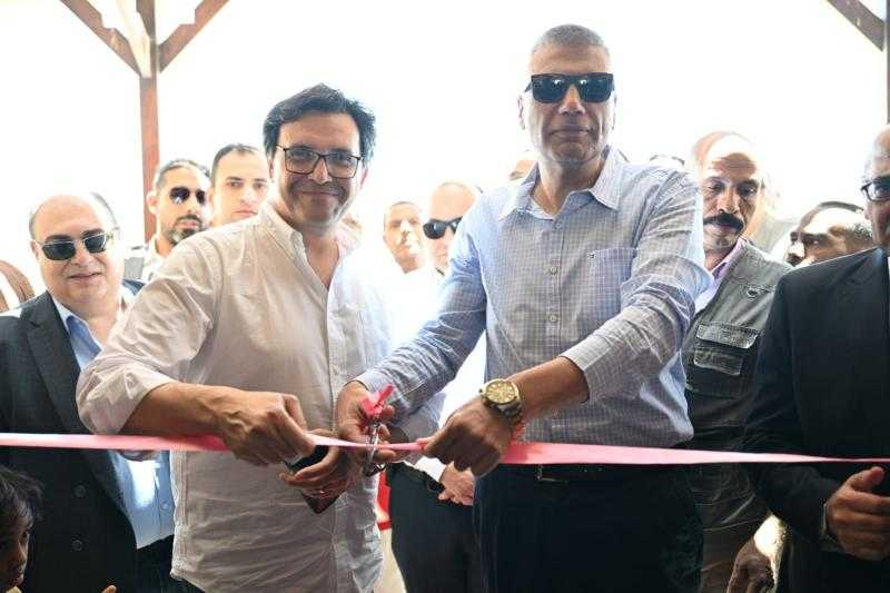 وزير الثقافة ومحافظ أسوان يفتتحان قصر ثقافة أبو سمبل الجديد