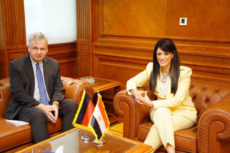 المشاط تعقد اجتماعًا ثنائيًا مع السفير الألماني بالقاهرة لبحث تعزيز العلاقات الاقتصادية المصرية الألمانية
