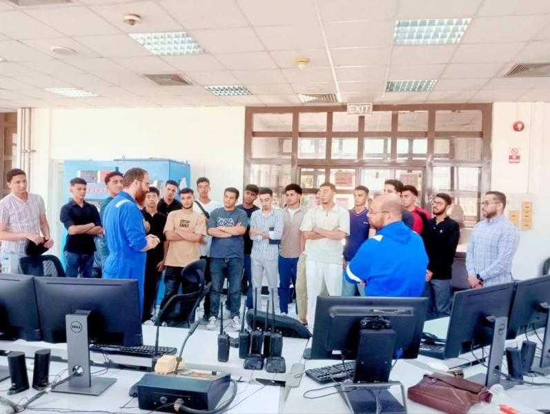 طلاب كلية علوم البترول بجامعة حلوان في زيارة علمية ميدانية إلى حقول شركة خالدة