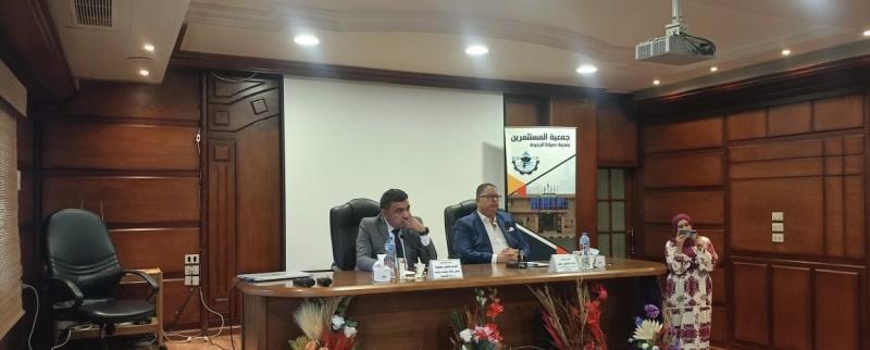رئيس جهاز مدينة دمياط الجديدة يلتقي رئيس جمعية المستثمرين لتعزيز سبل دعم الصناعة والمستثمرين