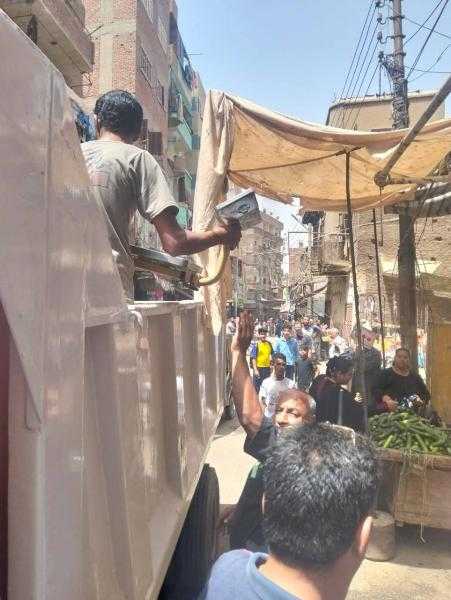 محافظ أسيوط: حملات مكثفة لإزالة إشغالات الباعة الجائلين بشوارع مدينة أبوتيج