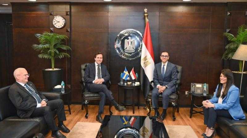 وزير الاستثمار والتجارة الخارجية يستقبل وزير التجارة الدولية والتعاون الإنمائي السويدي لبحث سبل تعزيز العلاقات الاقتصادية بين البلدين