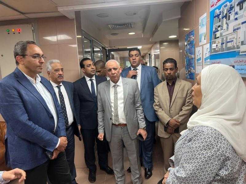 محافظ قنا يتفقد مركز تدريب العاملين على إجراءات السلامة بشركة مياه الشرب