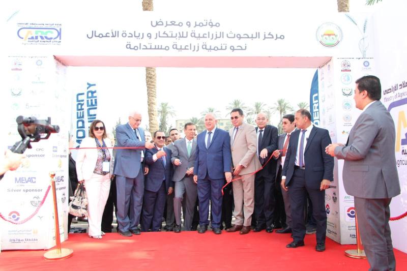 ​وزير الزراعة يفتتح المعرض والمؤتمر الأول لمركز البحوث حول الابتكار وريادة الأعمال