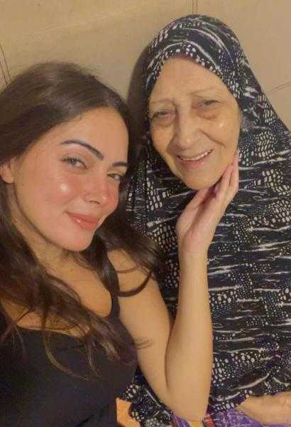 الفنانة وئام مجدي تعلن وفاة جدتها
