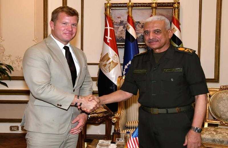 الفريق أول عبد المجيد صقر يلتقي عضو لجنة الخدمات المسلحة بمجلس الشيوخ الأمريكي