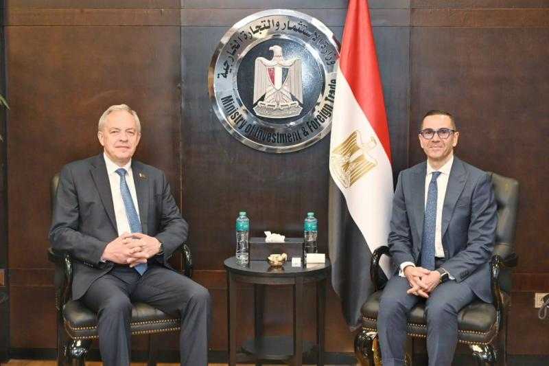 وزير الاستثمار والتجارة الخارجية يلتقي رئيس مجلس النواب للجمعية الوطنية لجمهورية بيلاروسيا