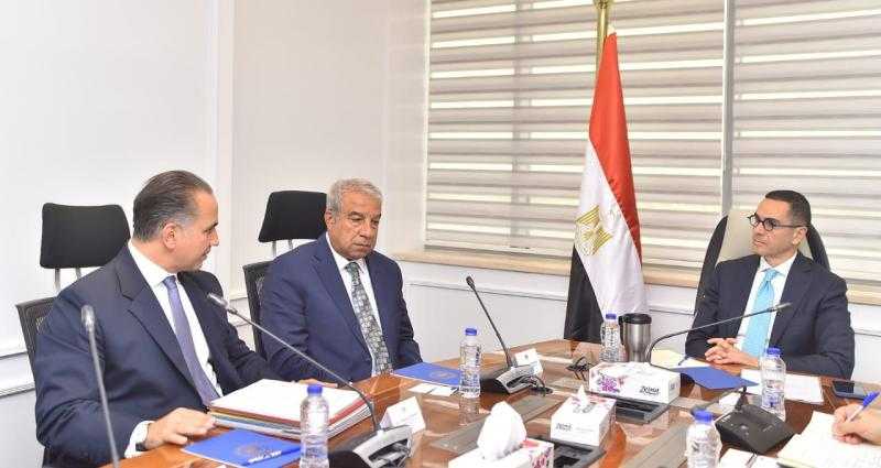 وزير الاستثمار والتجارة الخارجية يلتقي ممثلي تحالف صناعي دولي لبحث فرص التعاون في قطاع التكنولوجيا البيئية ومعالجة مياه الصرف الصناعي