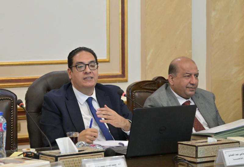 مجلس جامعة القاهرة يوجه الشكر للرئيس عبد الفتاح السيسي بمناسبة صدور القرار الجمهوري رقم ٢٤٥ لسنة ٢٠٢٥ بإنشاء جامعة القاهرة الأهلية