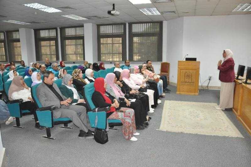 جامعة حلوان تواصل تأهيل كوادرها الإدارية بدورة متقدمة في الإشراف والتواصل