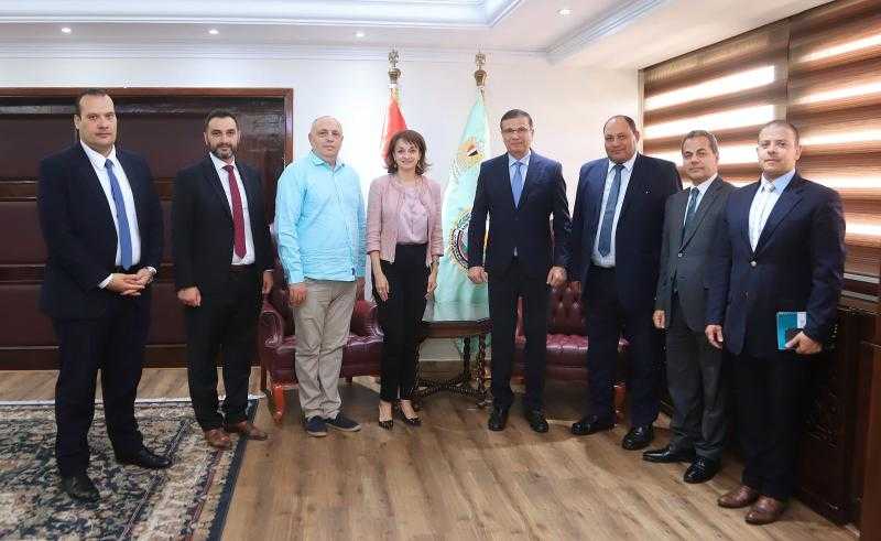 وزير الزراعة يبحث مع سفيرة رومانيا بالقاهرة تعزيز التعاون المشترك في مجال الاستثمار الزراعي