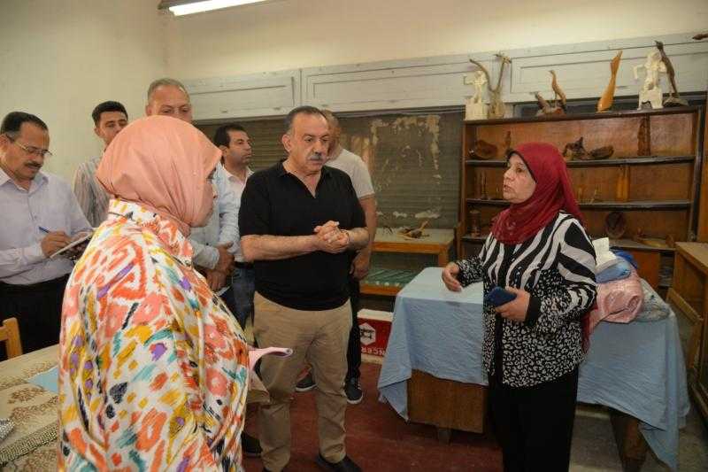محافظ أسيوط يتفقد مركز خان الخليلي للحرف اليدوية ويؤكد دعمه للصناعات التراثية وتوفير فرص العمل للشباب