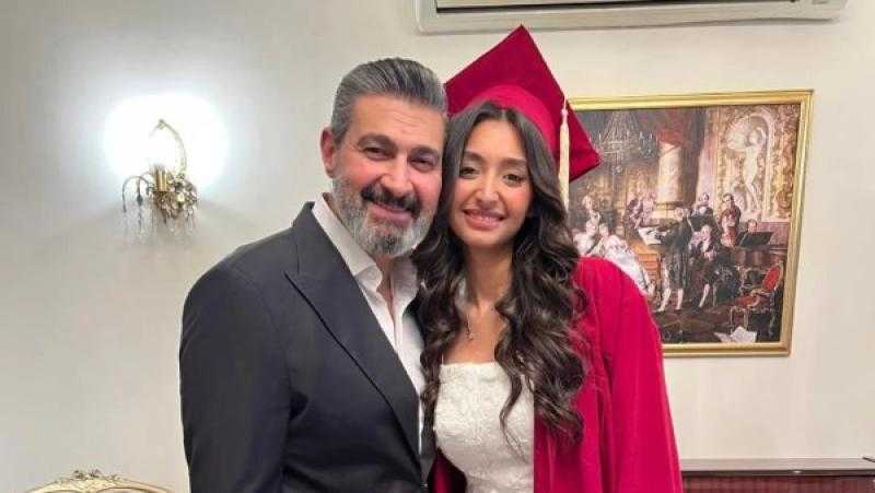 ياسر جلال يحتفل بتخرج ابنته من الثانوية العامة