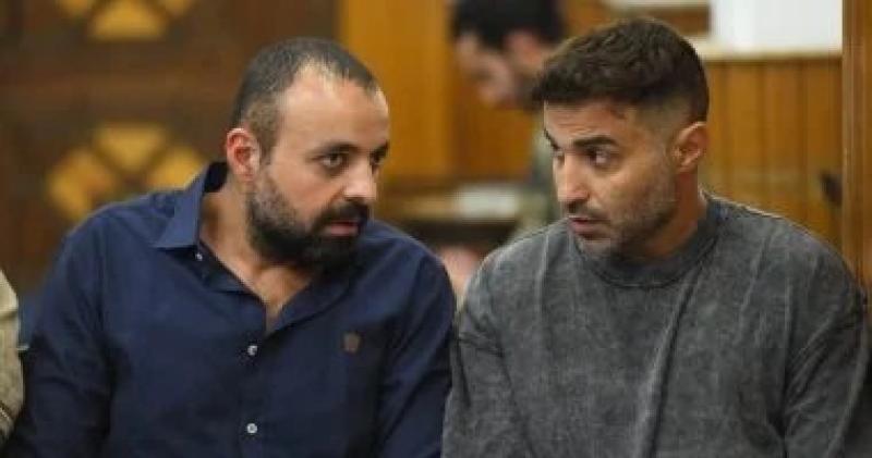 فنانون يقدمون واجب العزاء للمؤلف إياد صالح