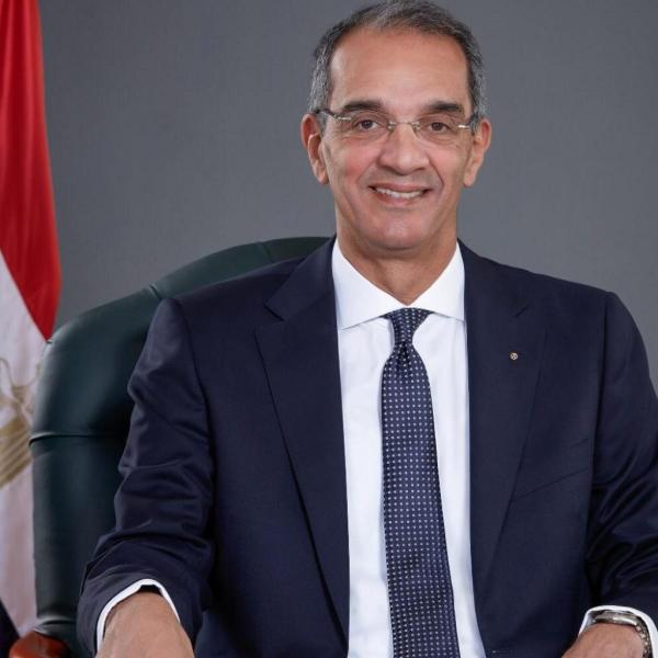 وزير الاتصالات