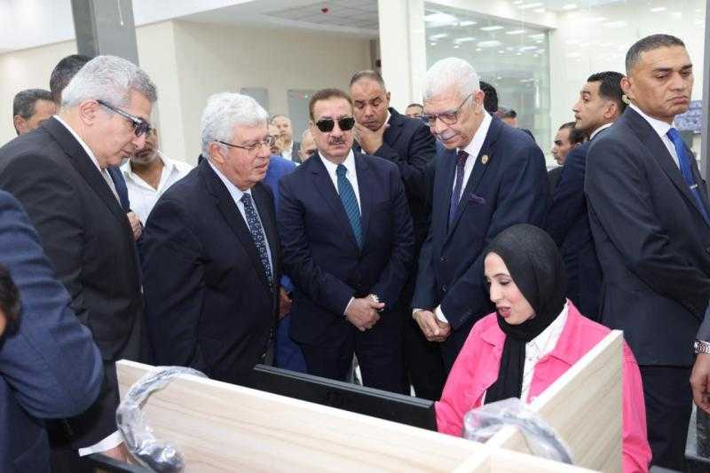 محافظ المنوفية ووزير التعليم العالي ورئيس الجامعة يفتتحون مركز الإختبارات الإلكترونية بكلية الحقوق