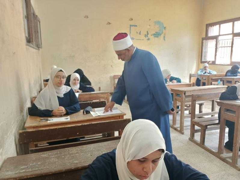 100 ألف طالب بالقسم الأدبي يؤدّون أول امتحاناتهم بالشهادة الثانوية الأزهرية في مادتي القرآن والحديث