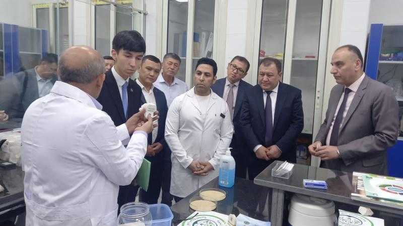 وقاية النباتات يستقبل وفد دولة أوزبكستان لتعزيز التعاون العلمي وتبادل الخبرات