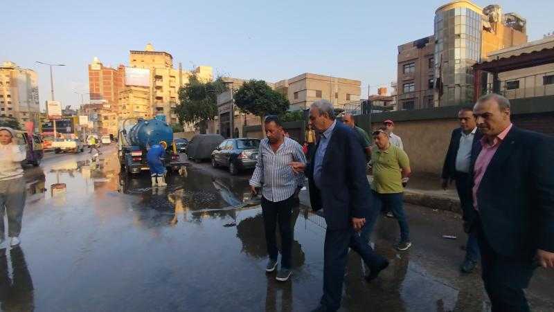 محافظ الغربية يتابع بنفسه كسح مياه الأمطار بالمحلة ويوجه برفع درجة التنسيق والجاهزية القصوى لمواجهة التقلبات الجوية