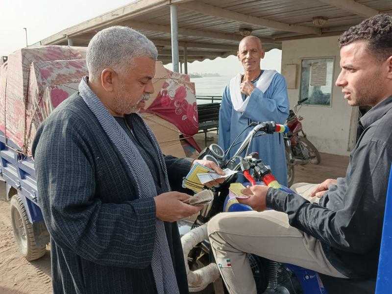 محافظ أسيوط يوجه بمتابعة القطاعات الخدمية بالقوصية ويشدد على ضمان أمان مشروع العبارات النهرية