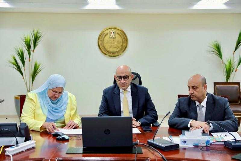 وزير التعليم يتابع امتحانات الدبلومات الفنية من غرفة العمليات المركزية بالعاصمة الإدارية