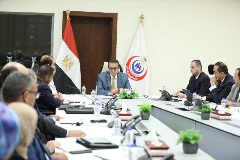 وزير الصحة يناقش خطة التأمين الطبي استعداداً لعيد الأضحى المبارك