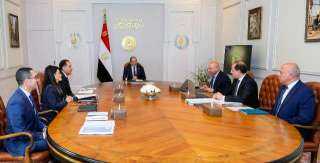 الرئيس السيسي يطلع على الجهود المبذولة لدراسة وتحسين أوضاع الهيئات الاقتصادية وإعادة هيكلتها