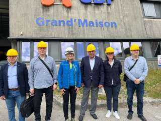 وزير الكهرباء يتفقد محطة ”Grand Maison” كأكبر محطات الطاقة الكهرومائية في أوروبا