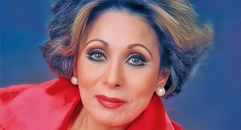 لبنى عبدالعزيز 