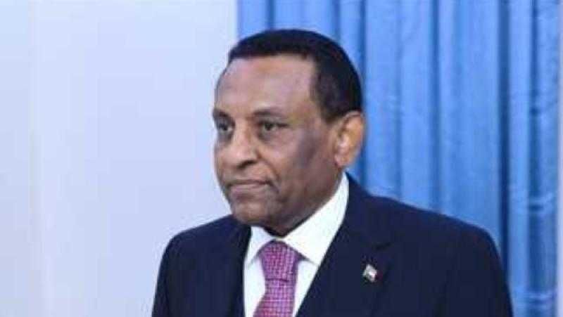 رئيس الوزراء السوداني الجديد يصدر قرارا بحل الحكومة الانتقالية