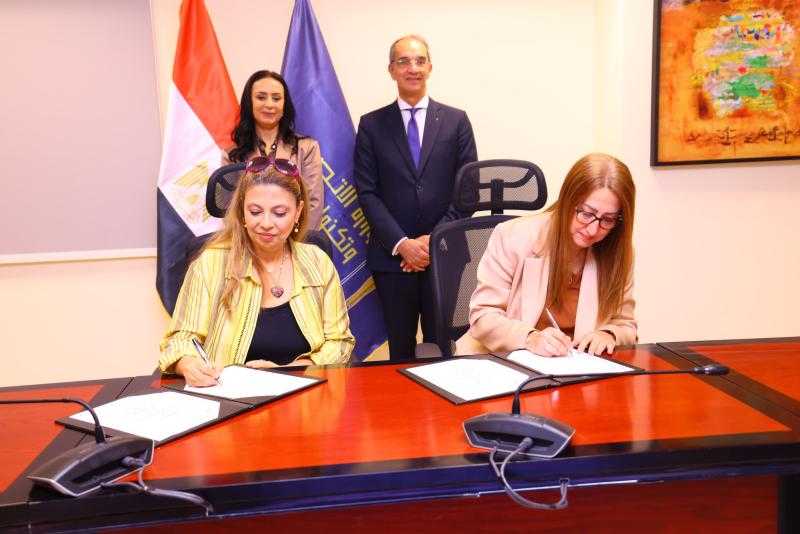 وزيرا الاتصالات وتكنولوجيا المعلومات والتضامن الاجتماعي يشهدان توقيع مذكرة تفاهم وبروتوكولين للتعاون