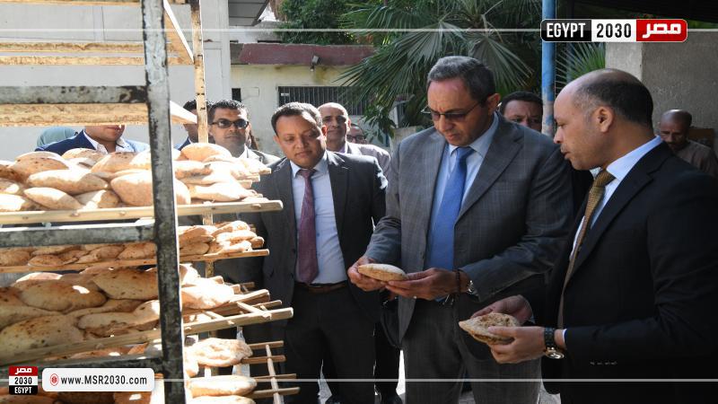 محافظ قنا