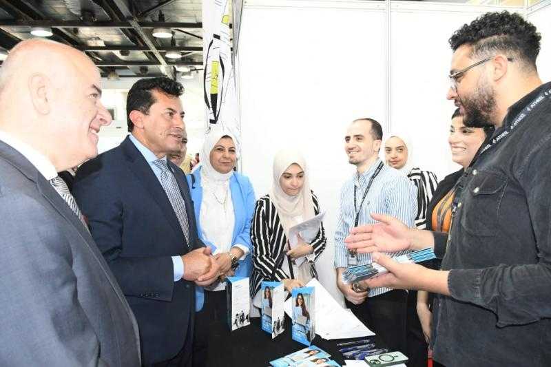 وزير الشباب يفتتح ملتقي توظيف مصر