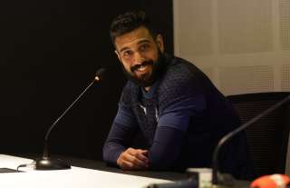 أحمد الشناوي يُعلن تجديد عقده مع بيراميدز لمدة 4 مواسم