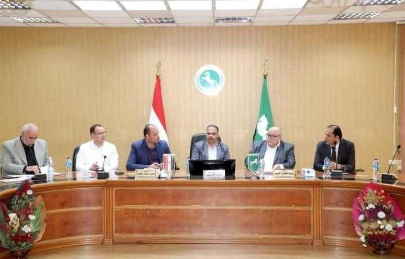 محافظ الشرقية يشارك في الإجتماع الأول لمجلس إدارة مركز معلومات شبكات المرافق العامة بالمحافظة