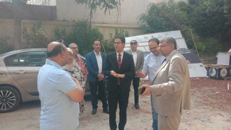 رئيس جامعة بنها يتفقد أعمال التطوير بمجمع الخدمات والادارة الطبية بالجامعة