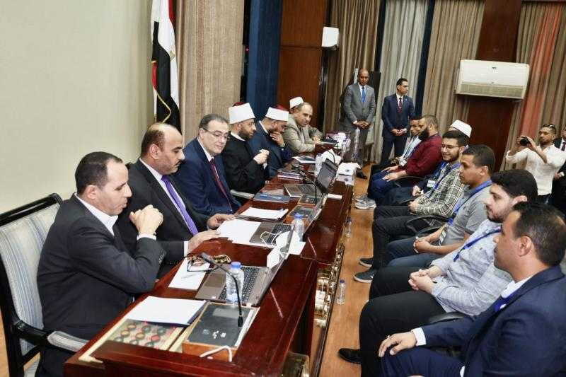 شاهد.. وزير الأوقاف ورئيس التنظيم والإدارة يتفقدان اختبارات تعيين الأئمة والخطباء