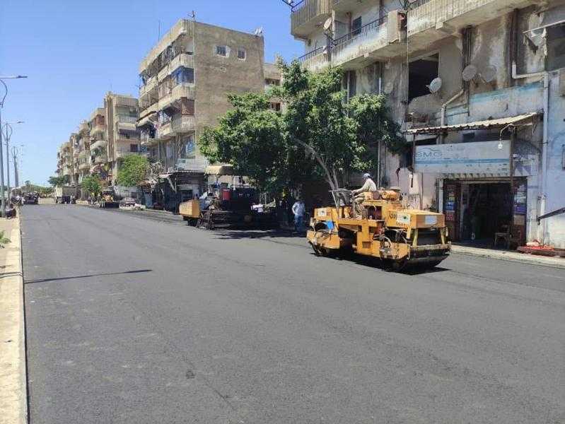 استمرار أعمال الرصف ورفع كفاءة شارع محمد حسني مبارك بدءًا من تقاطع شارع ٢٣ ديسمبر وحتى شارع محمد سرحان ببورسعيد