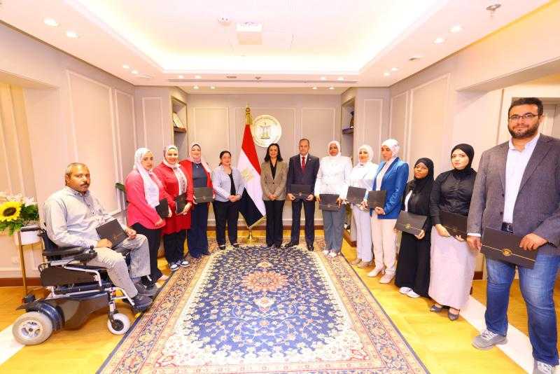 وزيرة التضامن الاجتماعي تكرم الإدارة المركزية لشؤون الأشخاص ذوي الإعاقة لتميزها خلال شهر مايو
