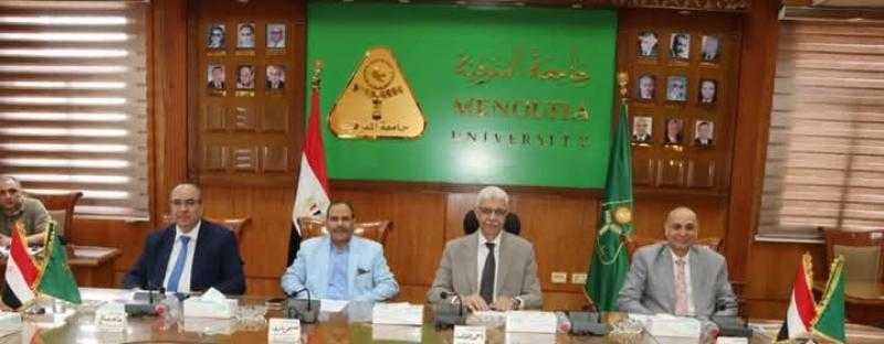 رئيس جامعة المنوفية يتراس إجتماع لجنة التدويل