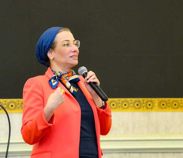 وزيرة البيئة تطلق دليل المشروعات الصغيرة والمتوسطة الخضراء والآلية الرقمية للتقييم الذاتي للأداء البيئي