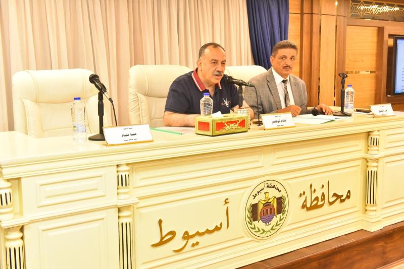 محافظ أسيوط 