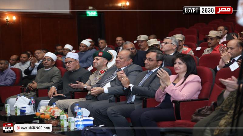 محافظ قنا