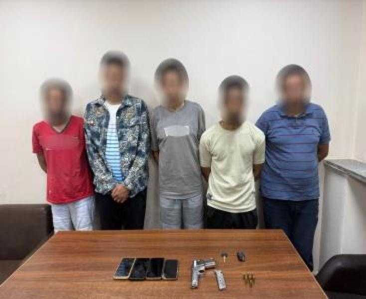 القبض على تشكيل عصابى انتحل صفة رجال الشرطة بالشيخ زايد