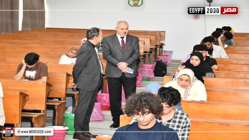 رئيس جامعة قناة السويس