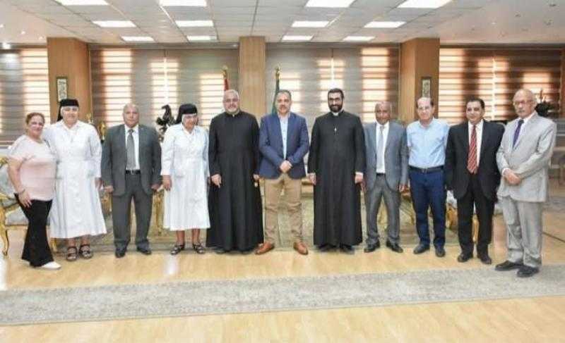 محافظ الشرقية يستقبل راعي الكنيسة الكاثوليكية بالزقازيق للتهنئة بحلول عيد الأضحى المبارك