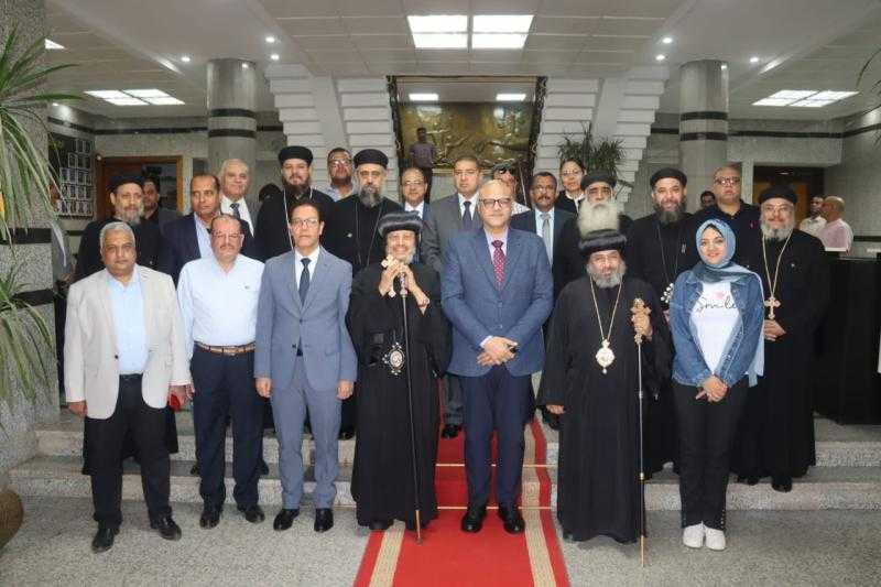 محافظ القليوبية يستقبل وفد الكنيسة لتقديم التهنئة بعيد الأضحى المبارك